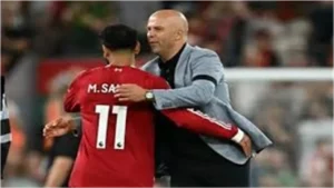 تضامن نجوم ليفربول داخل غرفة الملابس مع محمد صلاح وسط توتر متصاعد بسبب خلافه مع آرني سلوت